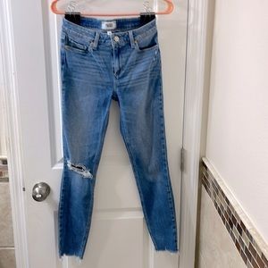 Paige distressed cropped midrise Verduga Ankle jeans. Size 28.